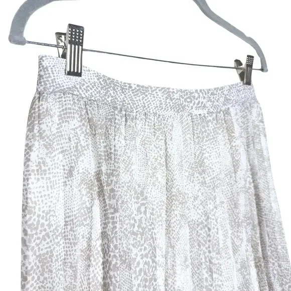 Ann Taylor Pleated Snakeskin Accordion Midi Skirt Size 6P White Gray Office - Picture 3 of 9